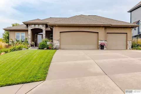 4209 N 208th St, Elkhorn, NE 68022