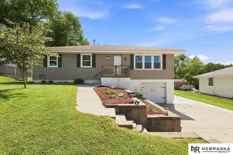 8607 Fowler Ave, Omaha, NE 68134