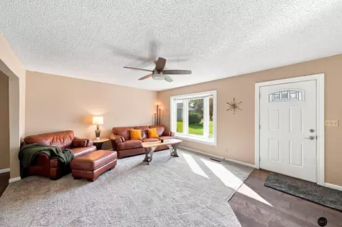 5101 Rosebriar Ct, Lincoln, NE 68516