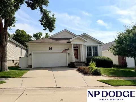 17207 Hickory Plz, Omaha, NE 68130