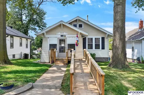 1106 S 43rd St, Omaha, NE 68105