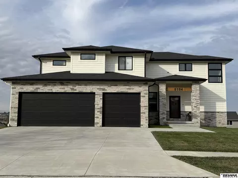 8104 N 129 St, Omaha, NE 68142