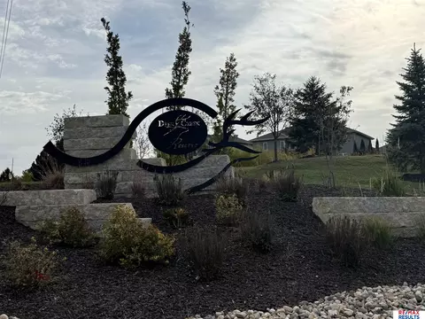 8104 N 129 St, Omaha, NE 68142