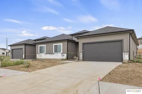 5119 N 213th St, Elkhorn, NE 68022