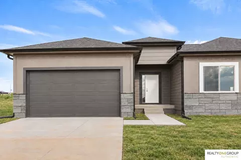 5123 N 213th St, Elkhorn, NE 68022