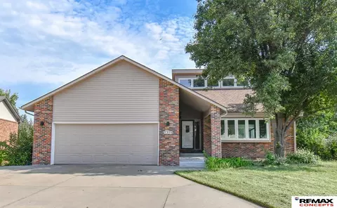 5206 Bison Dr, Lincoln, NE 68516