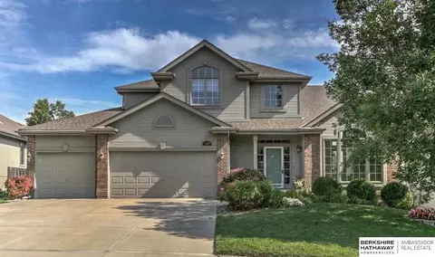17308 Pine Cir, Omaha, NE 68130