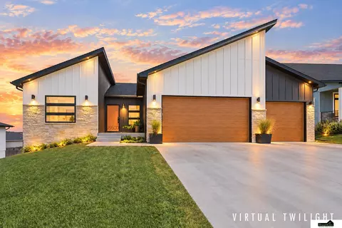 9500 Fairbury Ln, Lincoln, NE 68516