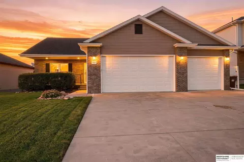 5230 N 13th St, Lincoln, NE 68521