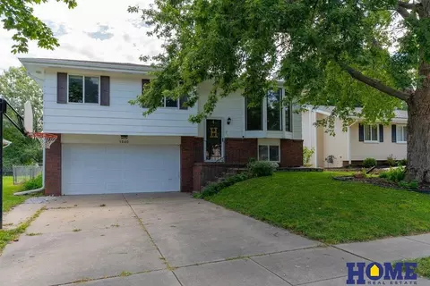 1840 SW 22nd St, Lincoln, NE 68522