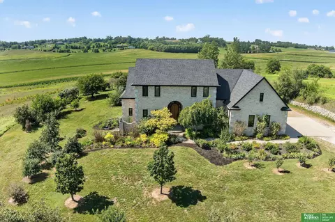 11600 Old Mill Dr, Blair, NE 68008