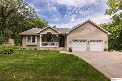6610 Garvin St, Omaha, NE 68152