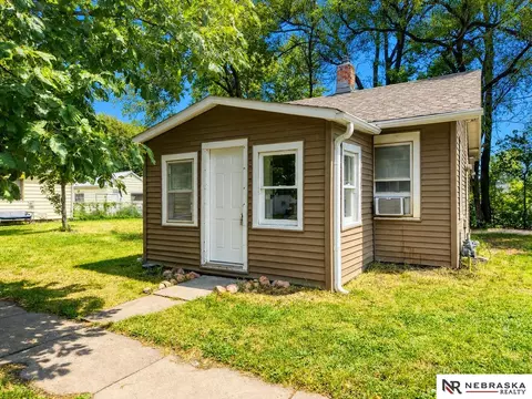 5916 Havelock Ave, Lincoln, NE 68507