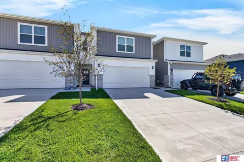 20529 Margo St, Gretna, NE 68028