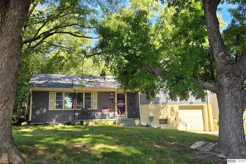 5816 Hamilton St, Omaha, NE 68132