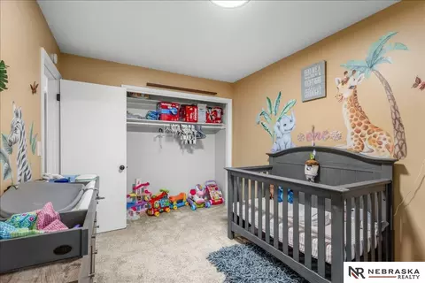 5615 Hallcliffe Ct, Lincoln, NE 68516
