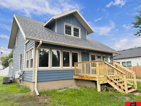 Exterior - 330 Pearl St, Lyons, NE 68038 photo 5 of 6