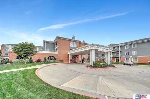 3001 S 51st St #324, Lincoln, NE 68506