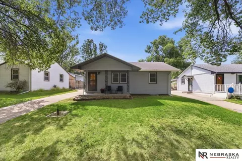 6119 Hartley St, Lincoln, NE 68507