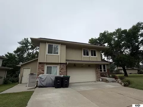 5538 S 152nd St, Omaha, NE 68137