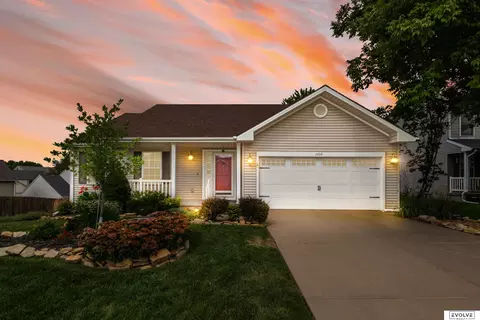 2608 Arrowhead Ln, Bellevue, NE 68123