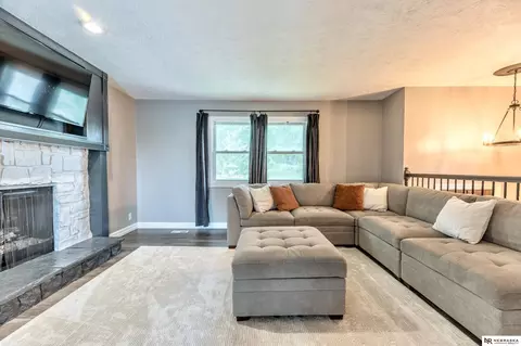 Living - 560 Elm St, Springfield, NE 68059 photo 2 of 2