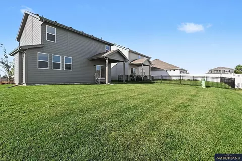 Exterior - 17604 Willit St, Bennington, NE 68007 photo 4 of 5