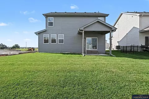 Exterior - 17604 Willit St, Bennington, NE 68007 photo 3 of 5