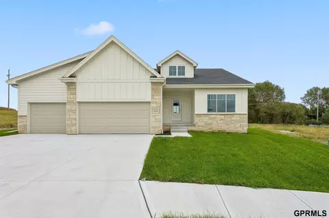 10703 S 218 St, Gretna, NE 68028