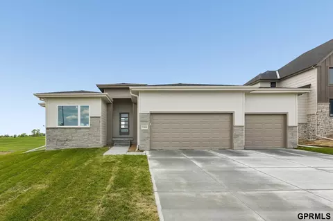11016 S 222 St, Gretna, NE 68028
