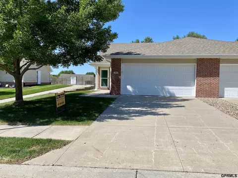 1816 N 175th Plz, Omaha, NE 68118