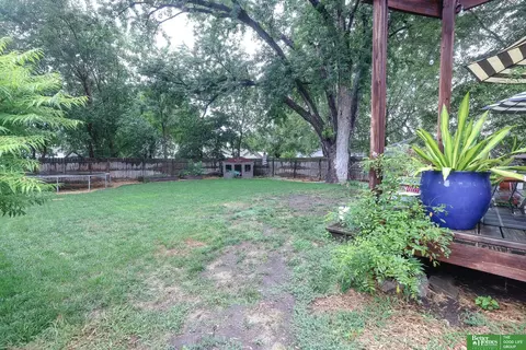 Exterior - 641 E 9th St, York, NE 68467 photo 9 of 13