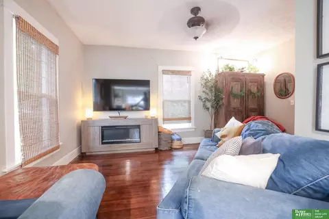 Living - 641 E 9th St, York, NE 68467 photo 2 of 10