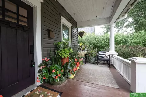 Exterior - 641 E 9th St, York, NE 68467 photo 11 of 13