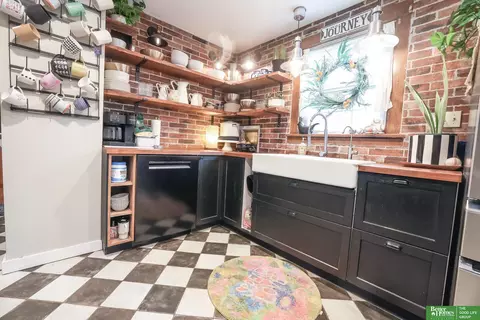 Kitchen - 641 E 9th St, York, NE 68467 photo 2 of 3