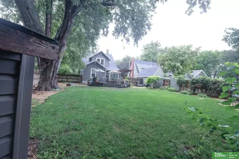 Exterior - 641 E 9th St, York, NE 68467 photo 5 of 13