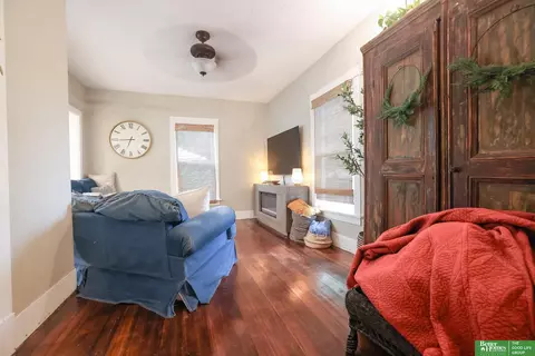 Living - 641 E 9th St, York, NE 68467 photo 3 of 10