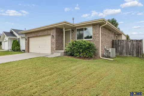 1741 SW 30th St, Lincoln, NE 68522