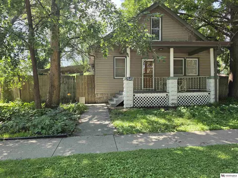 2645 S 53rd St, Lincoln, NE 68506