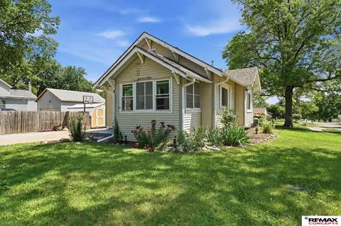 6403 Leighton Ave, Lincoln, NE 68505