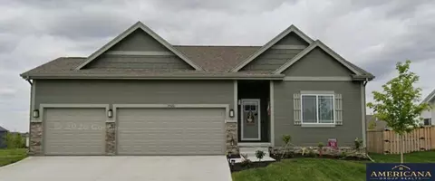 10622 Flint Dr, Papillion, NE 68046