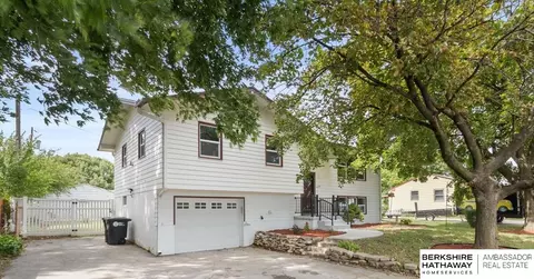 4608 N 90th St, Omaha, NE 68134