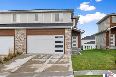 5024 W Amarillo Dr, Lincoln, NE 68528