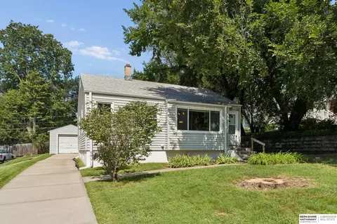 6630 Evans St, Omaha, NE 68104