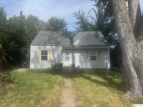 6144 Pinkney St, Omaha, NE 68104