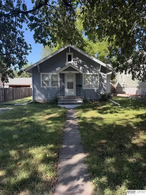 3254 C St, Lincoln, NE 68510