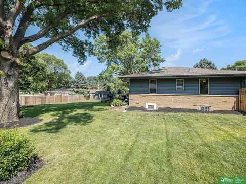 Exterior - 11418 Pierce St, Omaha, NE 68144 photo 3 of 5