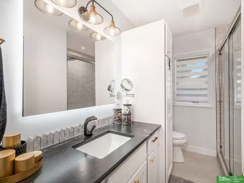 Bath - 11418 Pierce St, Omaha, NE 68144 photo 2 of 3