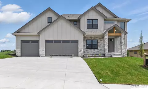 10963 S 102nd St, Papillion, NE 68046