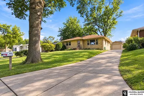 4025 J St, Lincoln, NE 68510